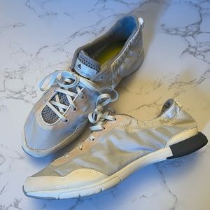 Adidas x Stella McCartney Lightweight Sneakers - Travel